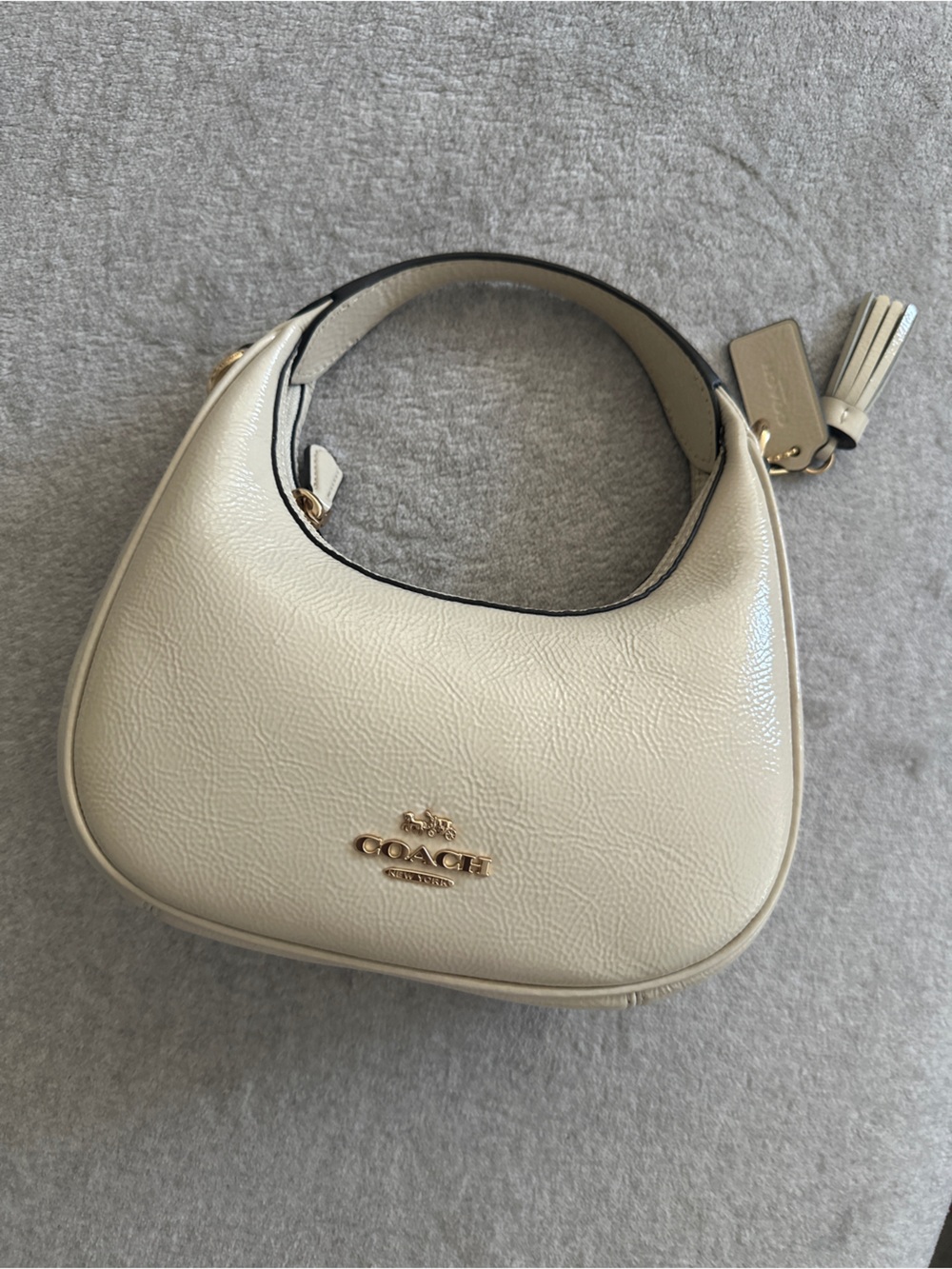 Coach outlet Cream Carmen patent Leather bag
